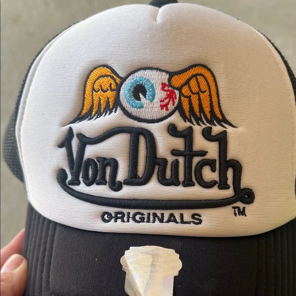 Von Dutch Black and White Logo Cap - Picture 2 of 13